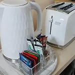 Cockfosters - Apartment - Sleeps 3 - Near Underground