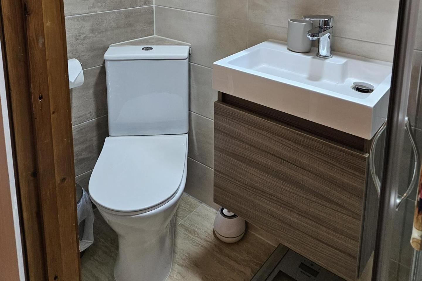 Cockfosters - - Sleeps 3 - Near Underground