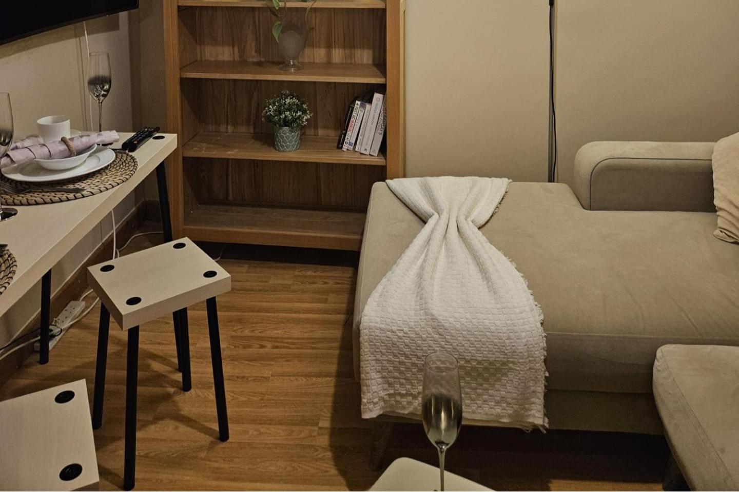 Cockfosters - - Sleeps 3 - Near Underground Apartment